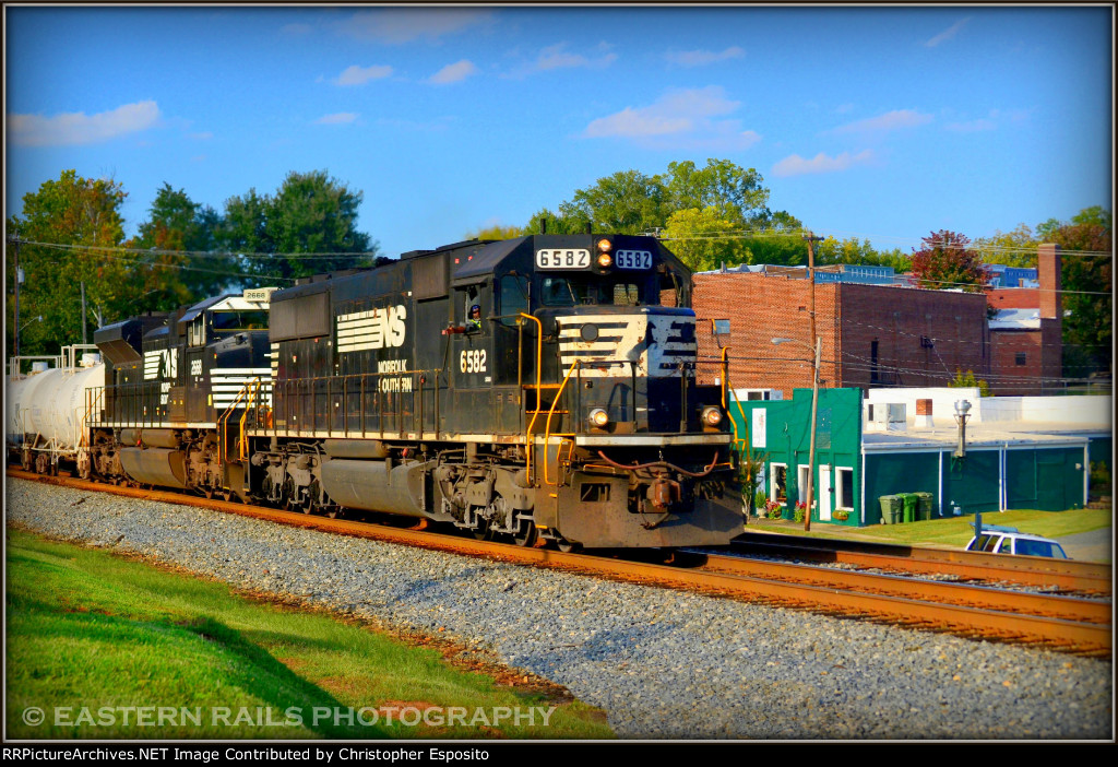 NS SD60 6582 leads 337